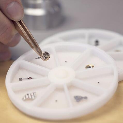 真力时手表维修价目表（真力时表盘掉色）